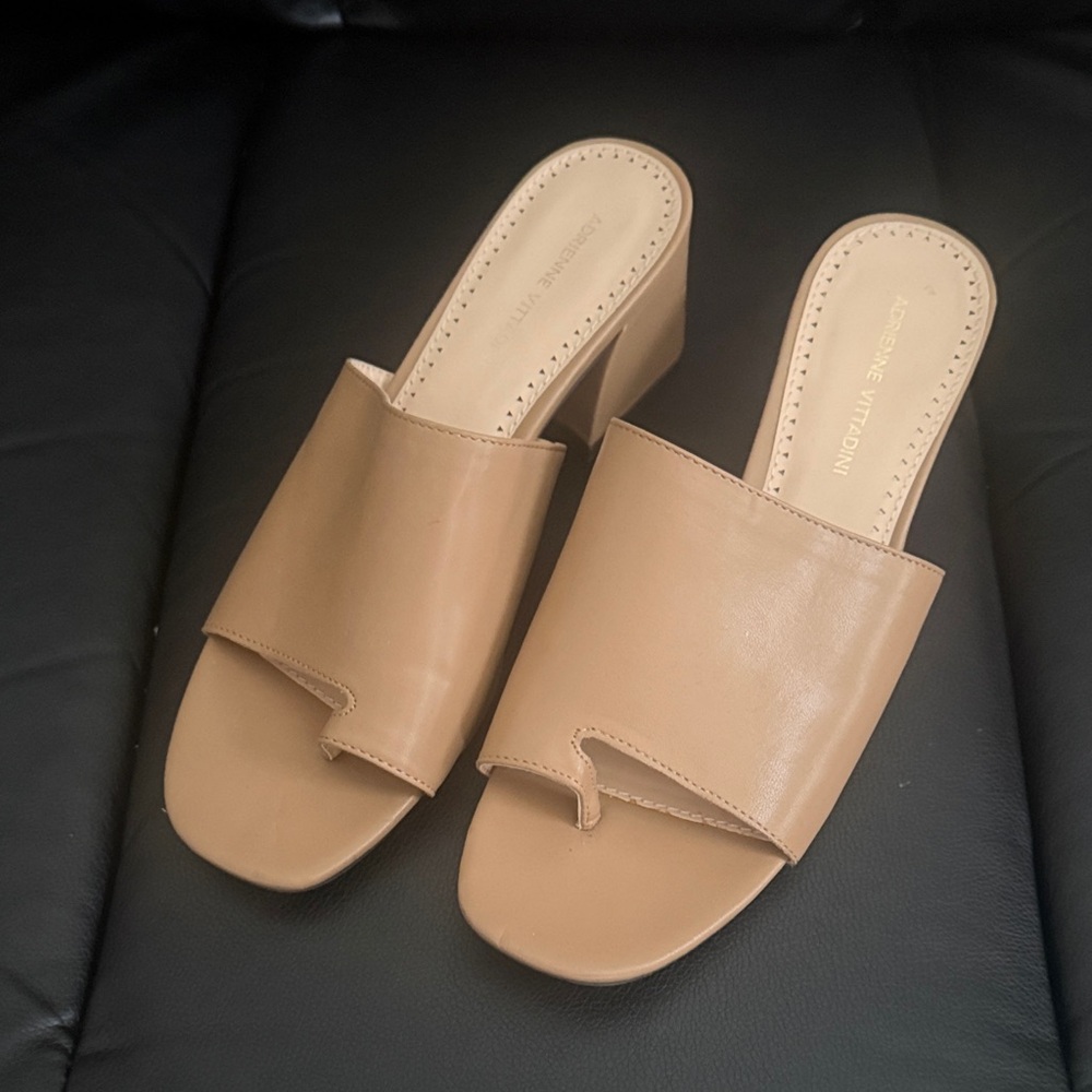 Adrienne Vittadini Tan Mules- sz 10- new